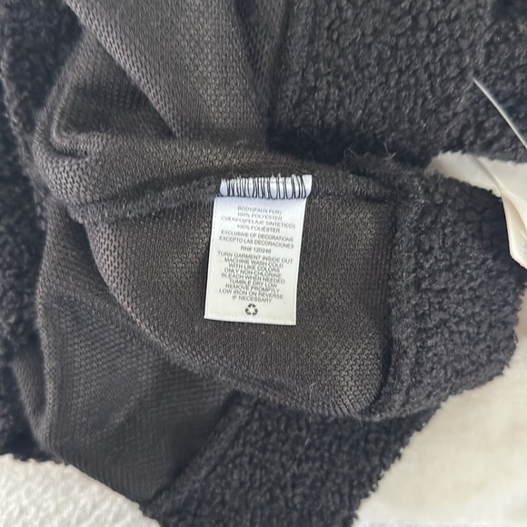 Wallflower Black Sherpa Pullover with Pocket NWT - Picture 8 of 8